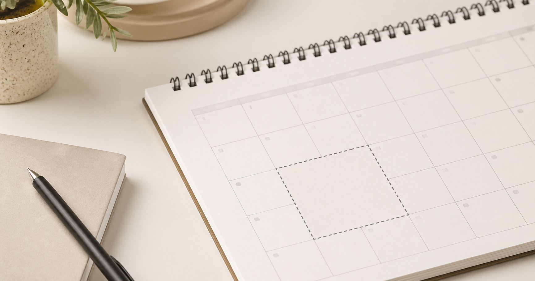 A calendar on a desk showing an employment gap period, representing CV gaps in the UK job market 2026